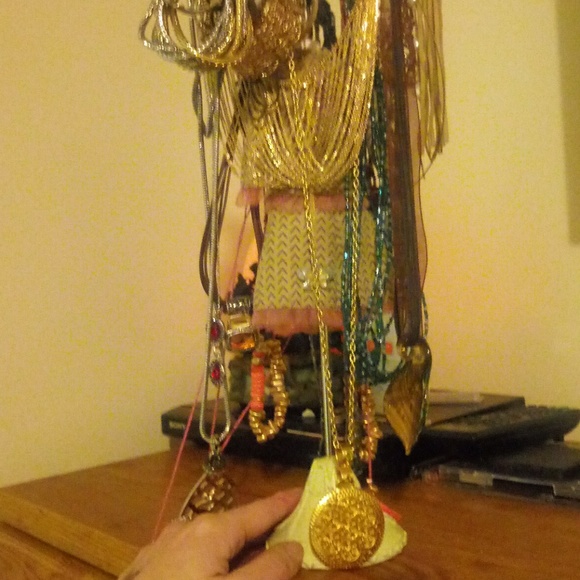 Jewelry - Picture 2 of 3